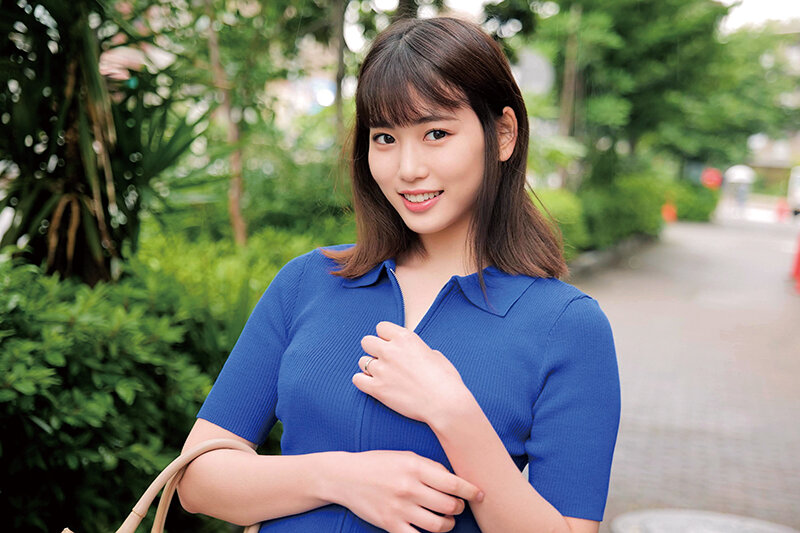 「【素人人妻】巨乳奥様が童貞君に騎乗位で筆おろし中出し！混浴ナンパで発情した美乳妻の極楽体験」のサンプル画像2枚目