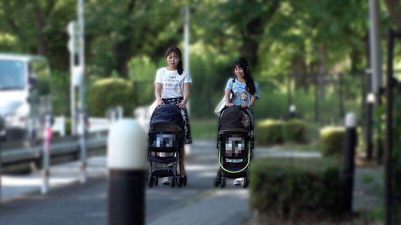 「【人妻ナンパ】優しい熟女ママ友が童貞くんにハーレム3P筆おろし中出しで優しく指導」のサンプル画像17枚目