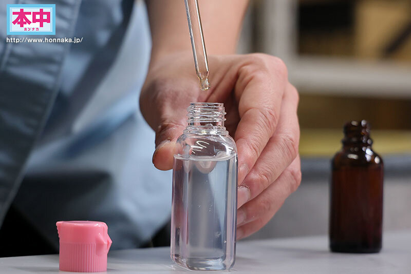 「根尾あかり 女子大生バイトに媚薬調教で汗だくアクメ連続中出し15発の激しいフェラご奉仕」のサンプル画像2枚目