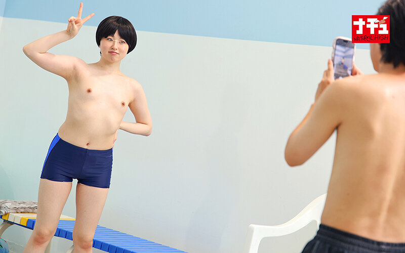 「【しずく＆りおん】貧乳素人女子が水着で羞恥ミッション挑戦！興奮して中出し許可のボーイッシュプレイ」のサンプル画像6枚目