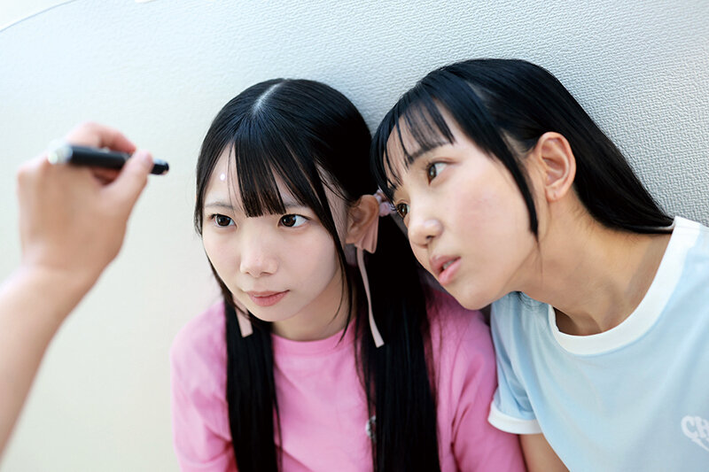 「南日菜乃・美咲音が姉妹役で中出し懇願！ミニ系美少女の小柄ボディに種付けする濃密プレイ」のサンプル画像4枚目