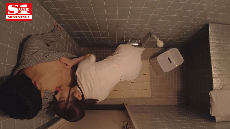 「河北彩花のキス・接吻責めがエロい！美乳スレンダー痴女ナースの濃厚舐めプレイ」のサンプル画像8枚目