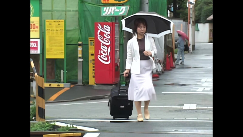 「熟女女優・小池幸が魅せる禁断の近親相姦ドラマ｜母と息子の背徳愛を描いた話題作」のサムネイル