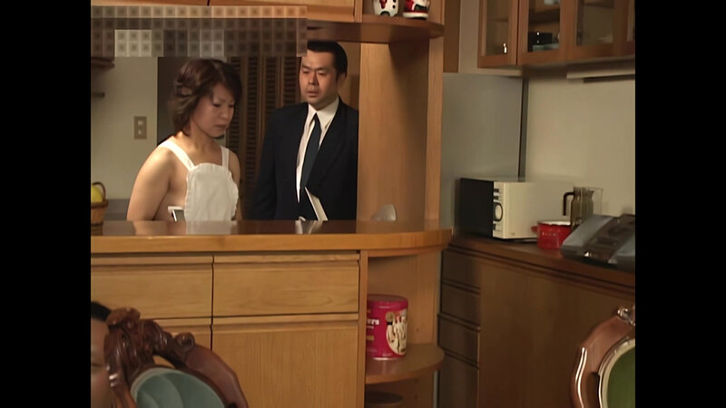 「熟女女優・小池幸が魅せる禁断の近親相姦ドラマ|母と息子の背徳愛を描いた話題作」のサンプル画像9枚目