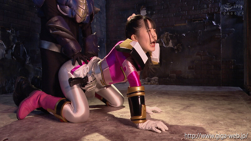 「紺野みいな 女戦士ヒロインピンチ 聖天戦隊アンジェレンジャー コスプレ特撮アクション」のサンプル画像17枚目