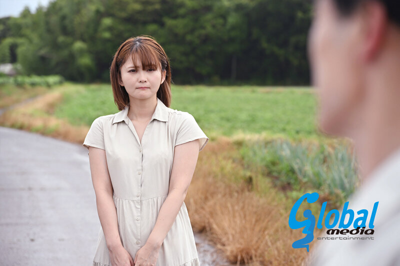 「川上ゆう・音琴るい 人妻熟女が村で辱めを受けアナル責めに喘ぐ濃厚レズ＆乱交プレイ」のサムネイル