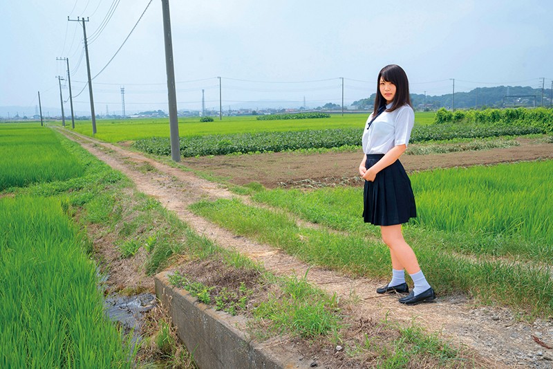 「【素人ナンパ】クラスの目立たない美少女JDを初撮り！巨乳すみっこ女子20人の恥じらいSEX4時間」のサンプル画像5枚目