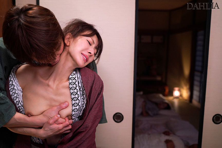 「小沢菜穂の寝取られ温泉ドラマ｜人気女優が魅せる禁断の人妻シチュエーション作品」のサンプル画像7枚目