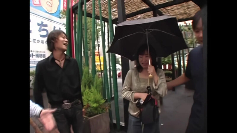 「【熟女ナンパ】五十路未亡人に中出し!人妻熟女との濃厚セックス体験」のサンプル画像14枚目