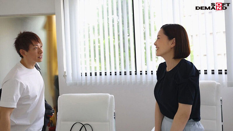 「古東まりこ 43歳AVデビュー|巨乳人妻が魅せる初撮り映像|子育てママの新たな挑戦」のサンプル画像6枚目