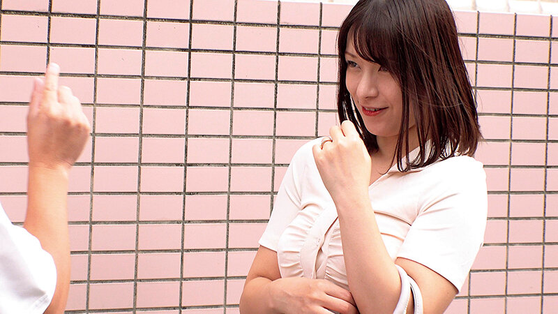 「【素人人妻】セックスレス奥様がナンパされ痴女覚醒！興奮の末に中出しを許してしまう」のサンプル画像16枚目