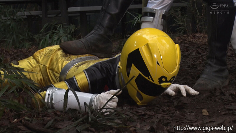 「泉りおんが女戦士に変身！ヒロインピンチで絶体絶命の戦隊バトルアクション」のサンプル画像9枚目