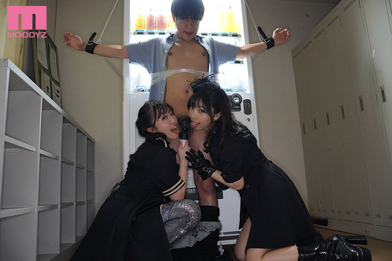 「さつき芽衣・月野かすみが中出しで責める!巨乳痴女美少女のM男調教プレイ」のサンプル画像5枚目