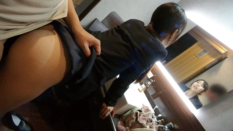 「【人妻NTR】28歳の美人妻が寝取られる背徳プレイ｜興奮必至の寝取り動画」のサンプル画像17枚目