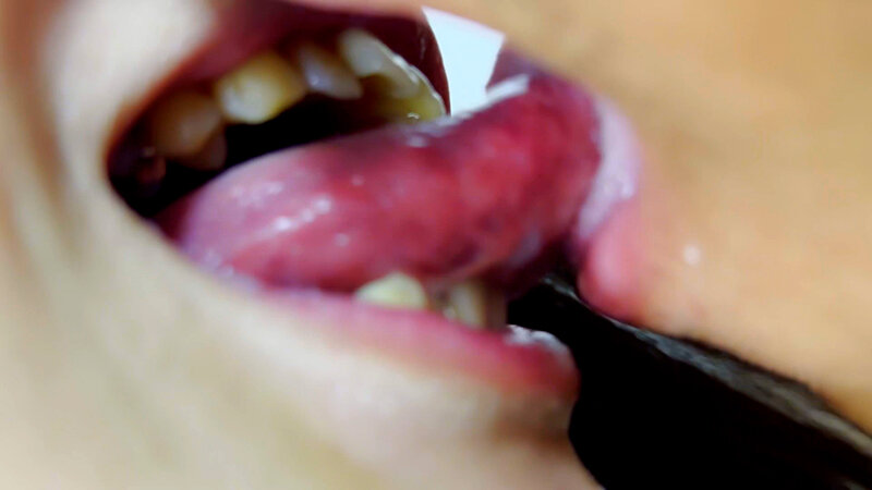 「【素人ナンパ】美人アパレル店員のお姉さんにキスをお願い！街中で声かけ成功の神回」のサンプル画像17枚目