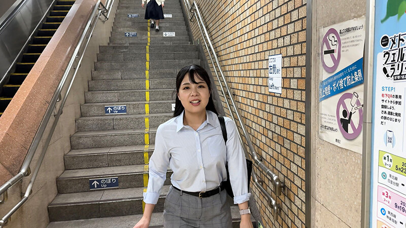 「生田優梨のあざと系OL動画|素人後輩女子との濃厚キス&顔射プレイが話題」のサンプル画像15枚目