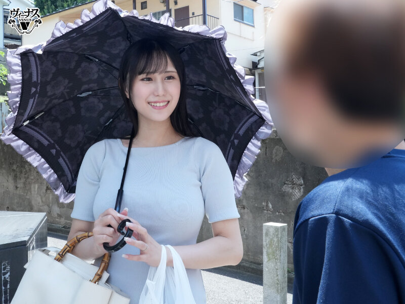 「雨宮ひびき 巨乳人妻熟女が寝取られ中出しセックス｜バイト先の美しい主婦を連れ込み」のサンプル画像3枚目
