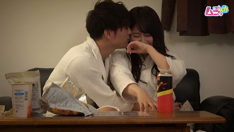 「【素人】巨乳×巨尻の男女が合コンから抜け出しホテルで一夜限りの情事【盗撮・のぞき】」のサンプル画像2枚目