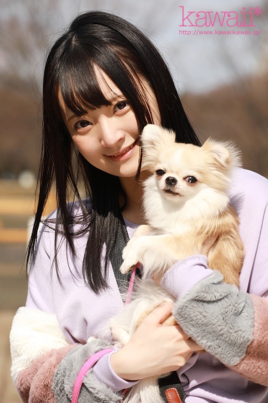 「清宮すず AVデビュー作で魅せる美少女巨乳の魅力！フェラ＆顔射シーン必見の18歳新人」のサムネイル