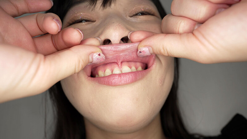 「【原美織】素人お姉さんをナンパ！唾液たっぷり口臭チェックで密着個人撮影」のサンプル画像10枚目