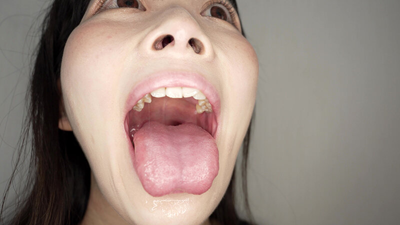 「【原美織】素人お姉さんをナンパ！唾液たっぷり口臭チェックで密着個人撮影」のサンプル画像20枚目