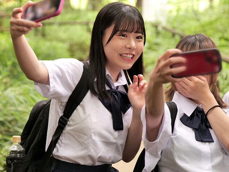 「柏木こなつ×八乃つばさ 巨乳女子校生と女教師の濃厚レズキス＆レズビアン 修学旅行で目覚める禁断の快感」のサンプル画像2枚目