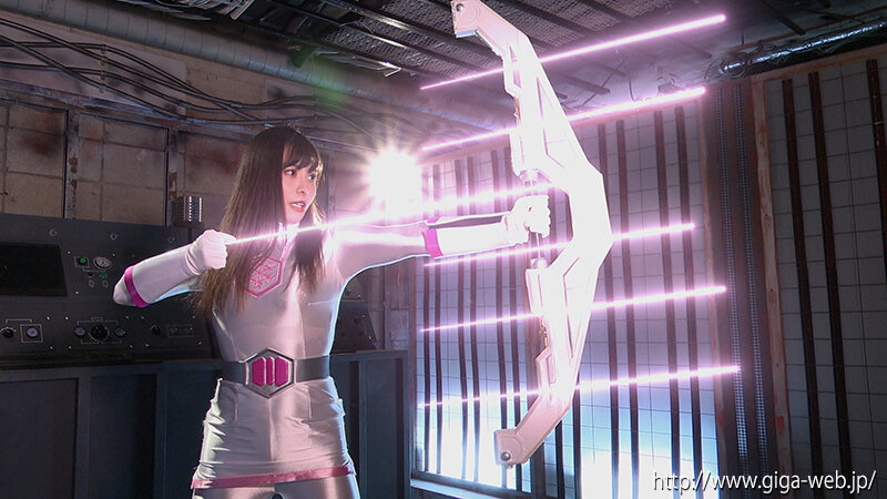 「及川うみが女戦士に変身！アースホワイトの屈辱と快感に悶える特撮ヒロインピンチ」のサンプル画像6枚目