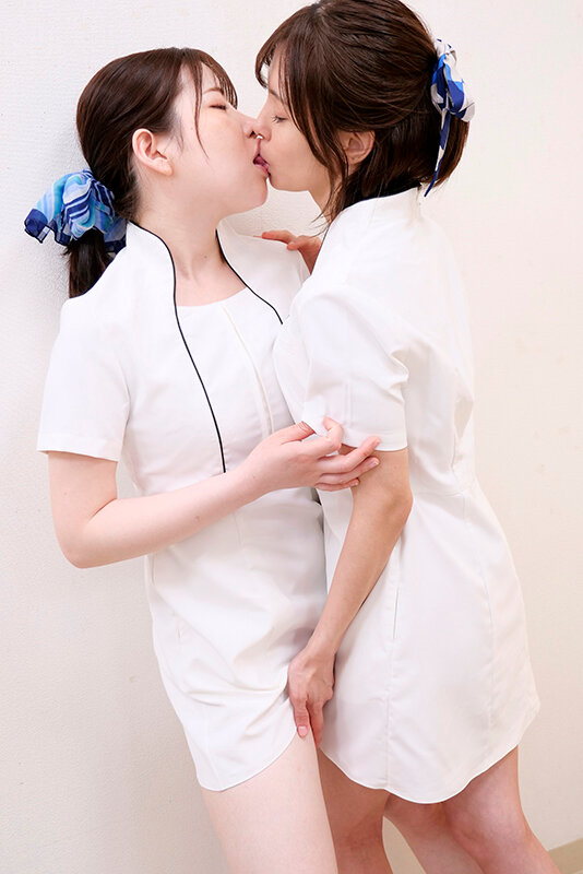 「河北笑茉×及川うみ レズ解禁!巨乳痴女が制服姿でレズキス濃厚プレイ」のサンプル画像3枚目