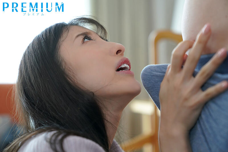 「星宮一花が義妹役で誘惑！お姉さん系美女の濃厚キス・フェラ・騎乗位で中出しセックス」のサンプル画像6枚目