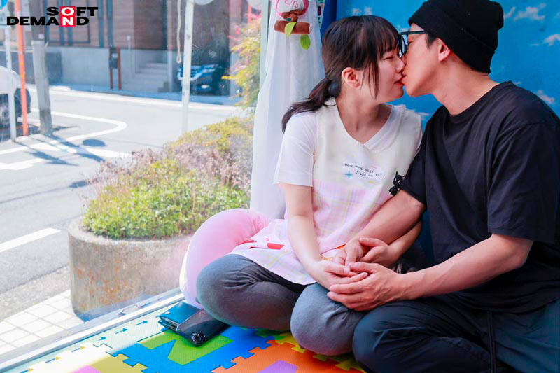 「【素人保育士】マジックミラー号で母性溢れるお姉さんが童貞筆おろし!激ピストン中出しの衝撃展開」のサンプル画像7枚目