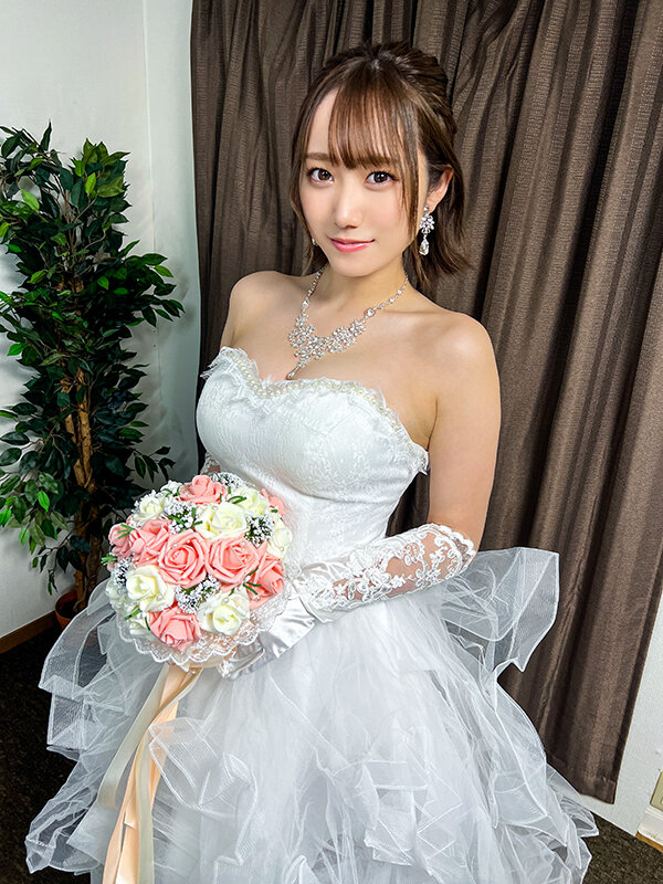 「【素人】巨乳花嫁がウェディングドレスでNTRハメ撮り！結婚前夜の禁断不倫映像」のサムネイル