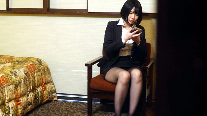 「【素人OL】ビジネスホテルで一人エッチする美女の自撮りオナニー映像が流出【盗撮風】」のサムネイル