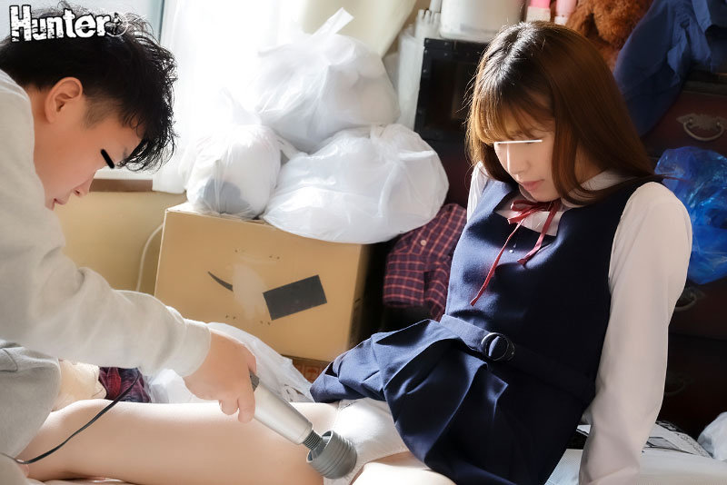 「【素人JK】体操着ブルマの女子校生と3P電マプレイ!近所の美少女たちと禁断の複数プレイ」のサンプル画像3枚目