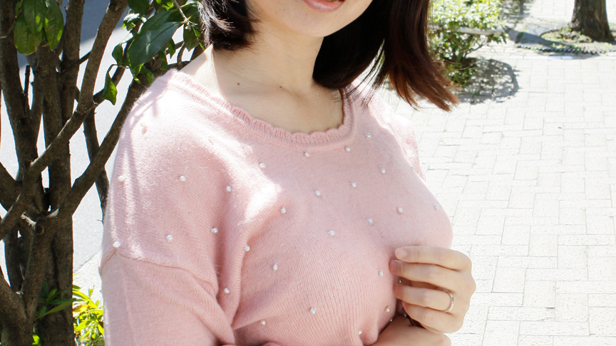 「無自覚な着衣巨乳がターゲット！ムチムチの食べ頃ボディ！ 笑顔が素敵な癒し系！ 緩すぎる豊満巨乳妻 ナンパ中出し12人4時間SP（4）」のサンプル画像3枚目