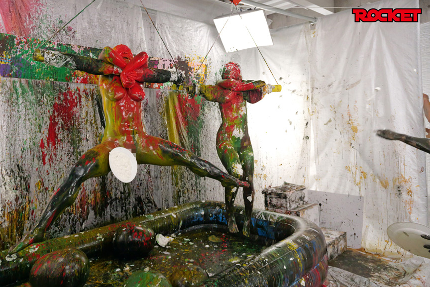 「幾野まち・赤城穂波ら4人がウェット＆メッシー体験！どろんこプールで濡れ場バラエティ企画」のサンプル画像16枚目