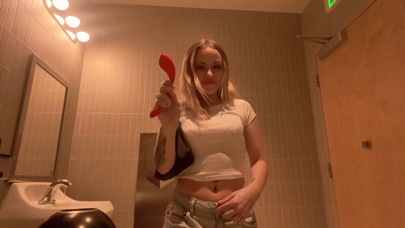 「【素人ナンパ】ロスの看板美女店員が巨乳揺らして絶頂！白人金髪美女との濃厚プレイ」のサンプル画像5枚目