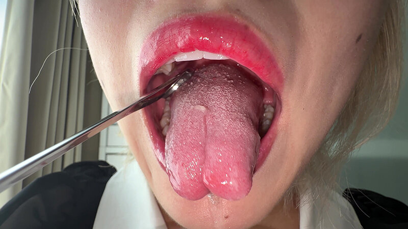 「【安堂はるの】素人お姉さんをナンパ！個人撮影で魅せる舌ブラシ汚舌苔採取の衝撃映像」のサンプル画像10枚目