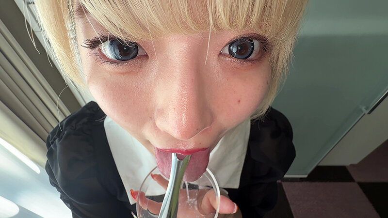 「【安堂はるの】素人お姉さんをナンパ！個人撮影で魅せる舌ブラシ汚舌苔採取の衝撃映像」のサンプル画像11枚目