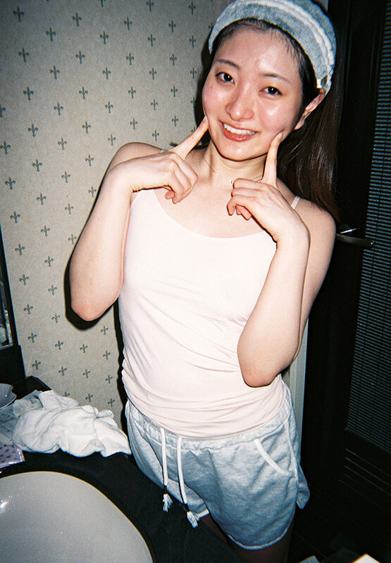 「中城葵のハメ撮りデート記録｜フェラ・ごっくん・中出しで朝から晩まで濃厚プレイ」のサンプル画像5枚目