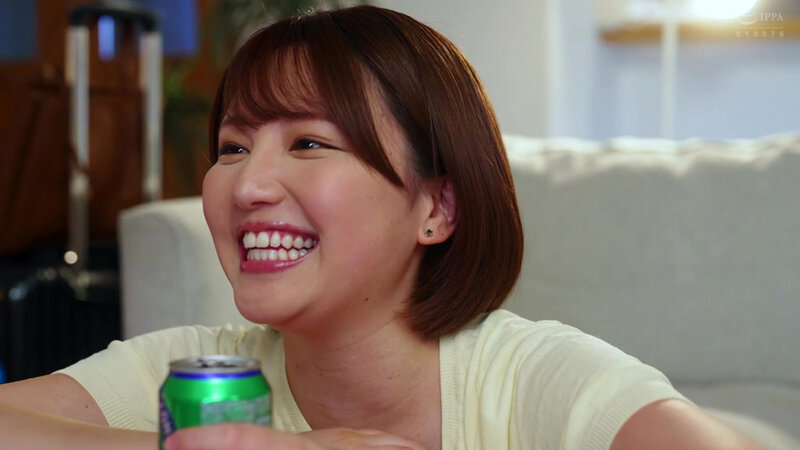 「天月あず 巨乳人妻が帰省して中出しされる熟女妻の背徳セックス動画」のサンプル画像2枚目