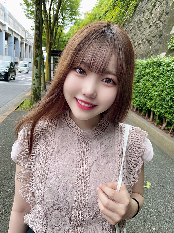 「【素人女子大生まゆ】巨乳女子校生風の小動物系美少女がフェラ&中出しで乱れる濃厚SEX」のサンプル画像2枚目