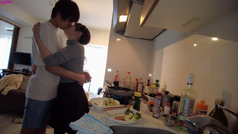 「【人妻】欲求不満なシングルマザー巨乳美女との濃厚デートで中出し＆ごっくん体験」のサンプル画像2枚目