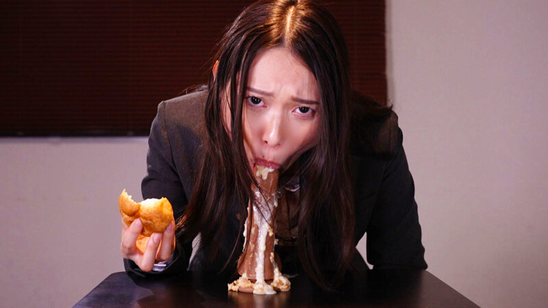 「三池小春の濃厚キス＆ねっとりフェラ動画｜ディルドプレイで魅せる口技テクニック」のサンプル画像19枚目