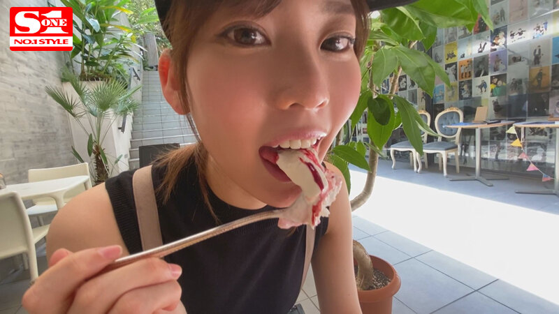 「楓ふうあの痴女プレイが凄い!禁欲明け3P・4Pで乱れまくる美人お姉さんの絶頂セックス」のサムネイル