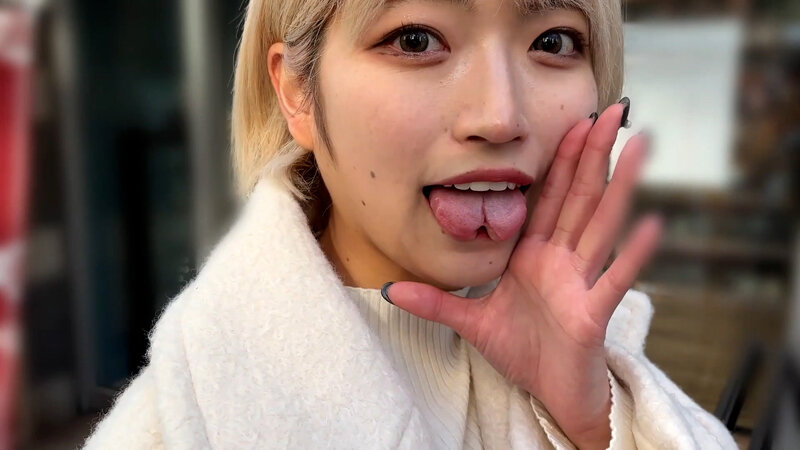 「【素人】美容部員お姉さんはるのちゃんの口内観察プレイ｜街角ナンパ企画で見せる恥じらい」のサンプル画像2枚目