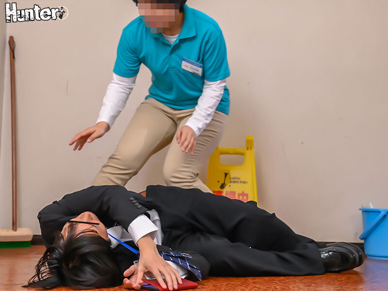 「OL美女と3P騎乗位で中出し！ヤレる確率が見える世界でオフィス美人を攻略」のサンプル画像2枚目