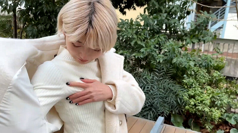 「【素人ナンパ】美容部員お姉さんがM男のお願いに応じてワキ舐め許可する衝撃映像」のサンプル画像3枚目