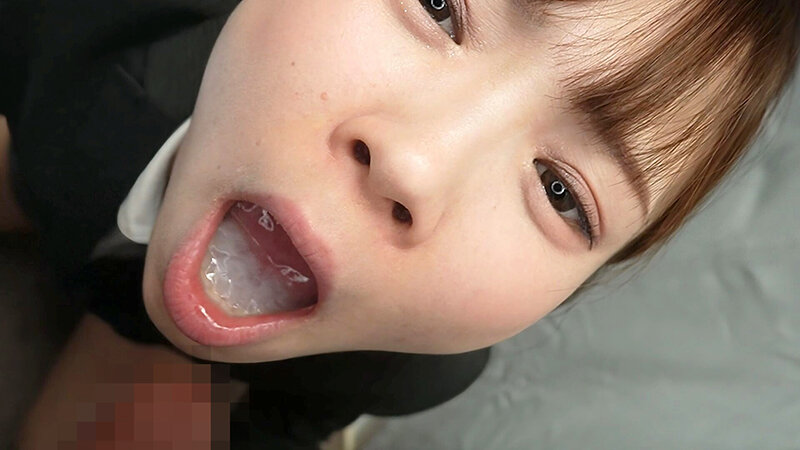 「ミニスカお姉さんがこっそりフェラ抜き！美脚アパレル店員の誘惑が止まらない脚フェチ必見作品」のサンプル画像6枚目