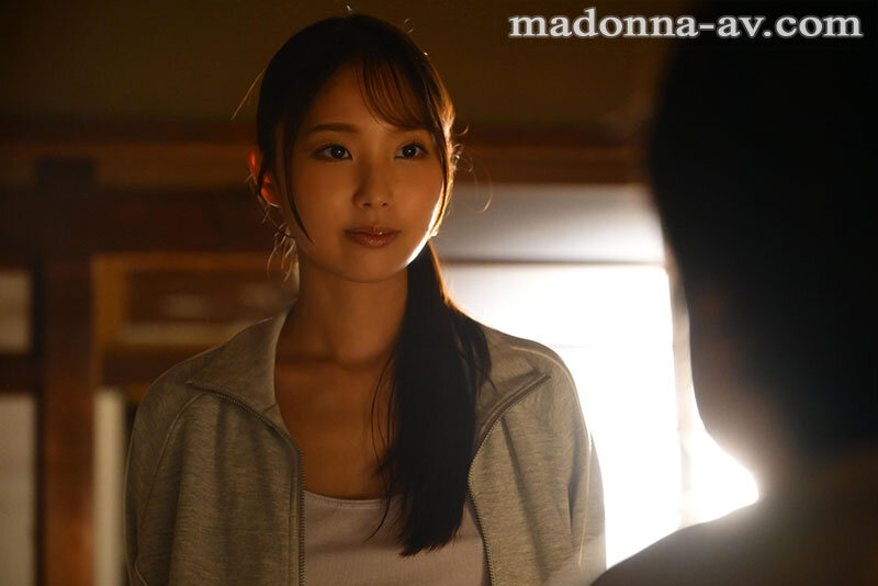 「市来まひろ×汗だく熟女お姉さんの禁断情事｜幼馴染人妻と制服姿で青春再燃する不倫ドラマ」のサムネイル