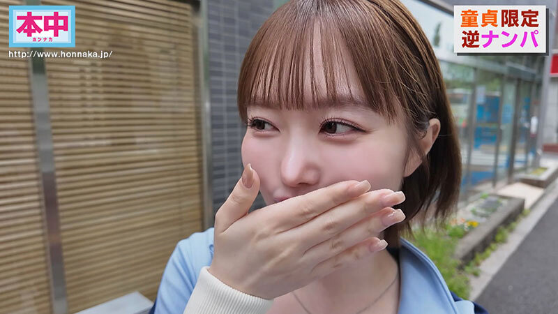 「【小栗操】巨乳美女が街で童貞を逆ナンパ！パイズリ責めに耐えたら中出しご褒美の筆おろし企画」のサムネイル